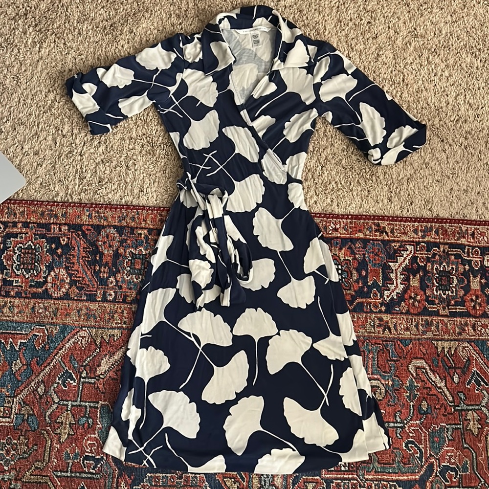 Diane Von Furstenberg navy base, white gingko florals